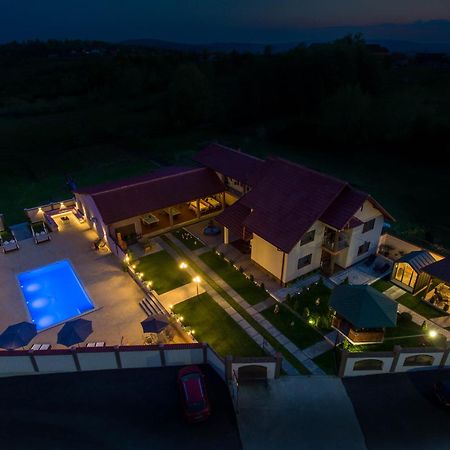 Pensiunea Adrian Novaci Străini Exterior foto