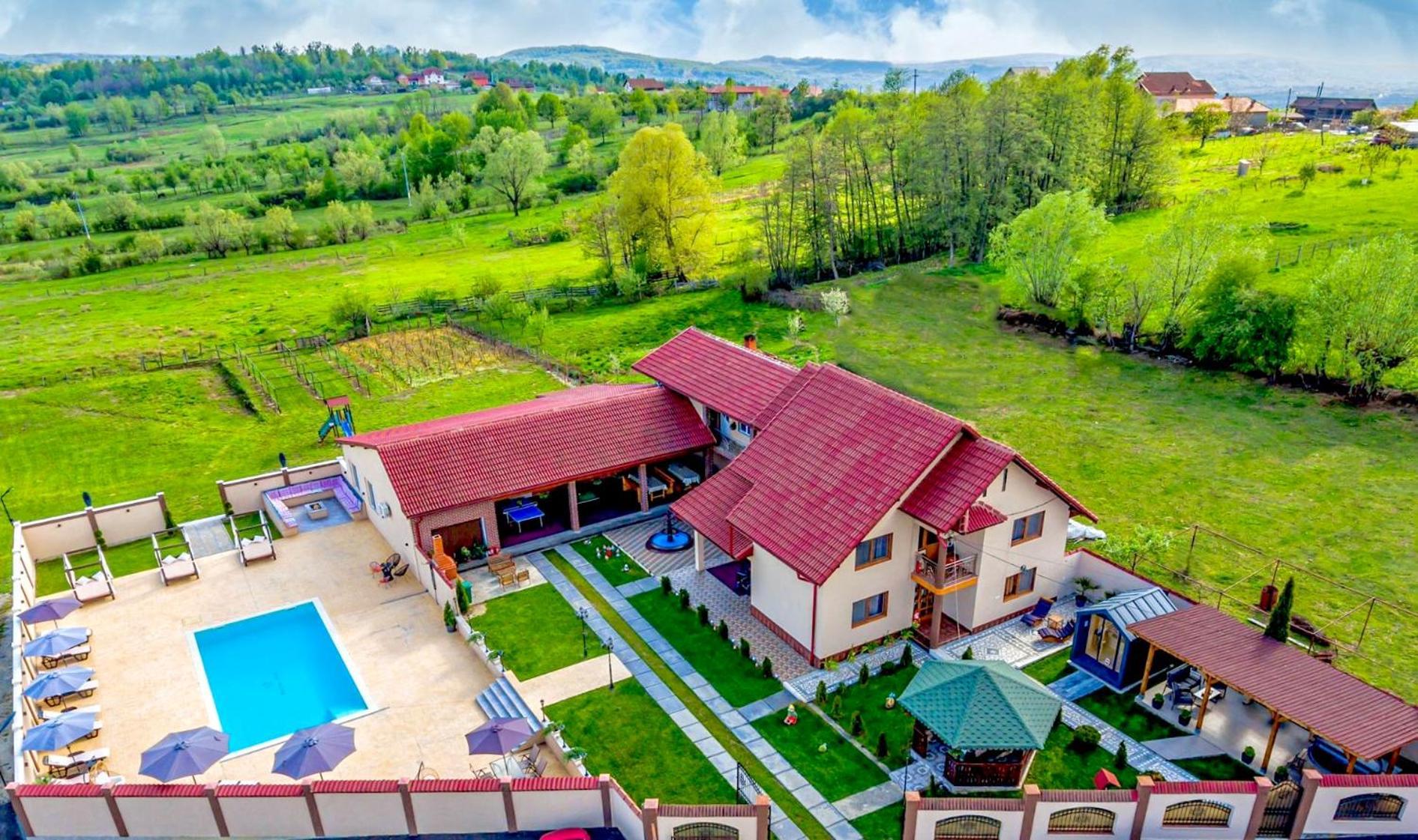 Pensiunea Adrian Novaci Străini Exterior foto